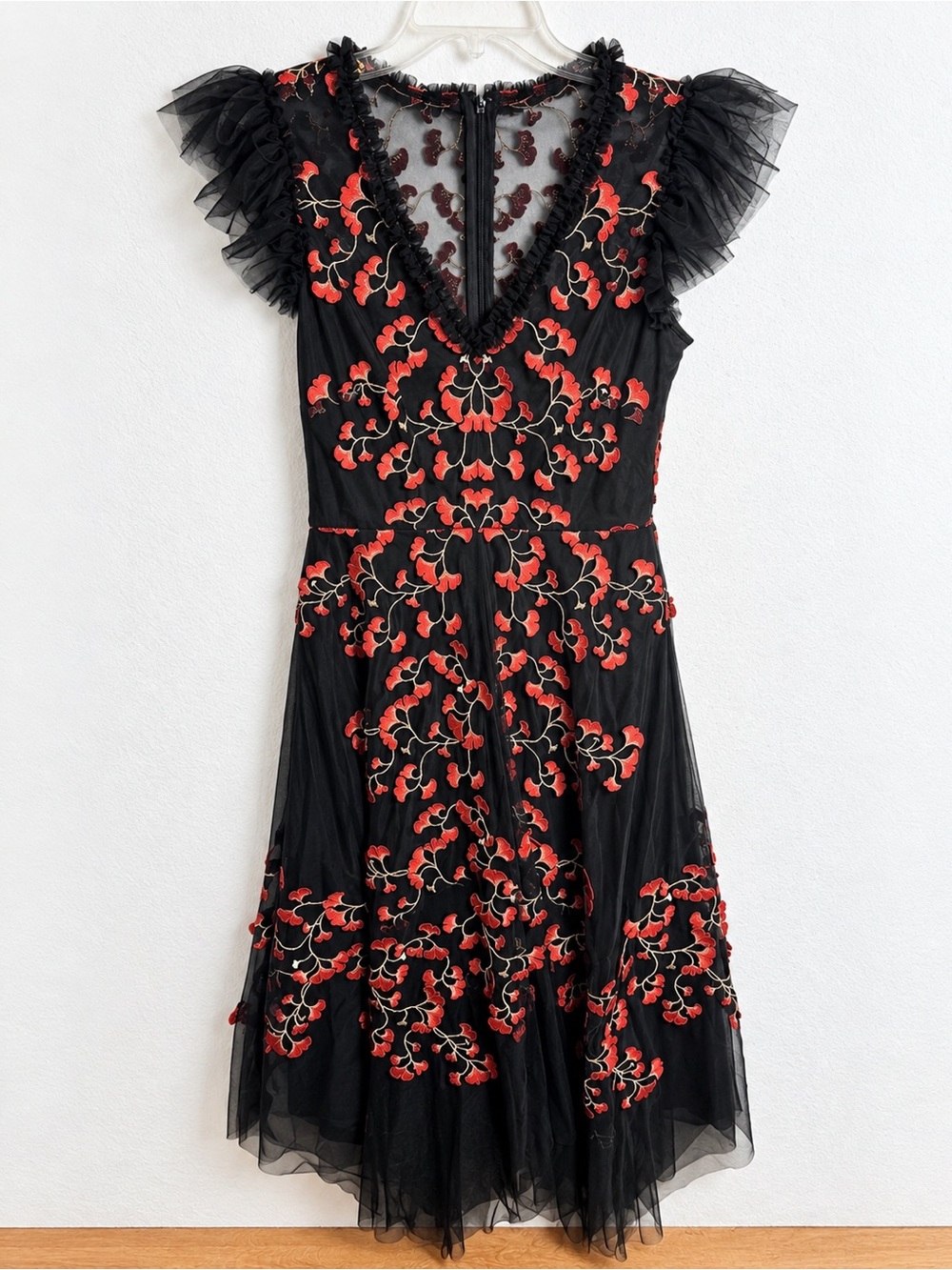 Alex Marie Becky Floral Embroidered Mesh Gown V-Neck Flutter Sleeve Black Size 4
